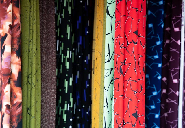 Kelebihan Custom Print Kain, Inovasi Cetak Tekstil yang Canggih