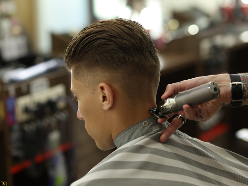 Potong Rambut Profesional Hanya di Barbershop Jakarta Selatan