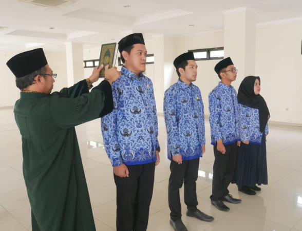 Pengaruh Kebijakan Publik terhadap Sistem Efisiensi Administrasi dan Pelayanan di Indonesia