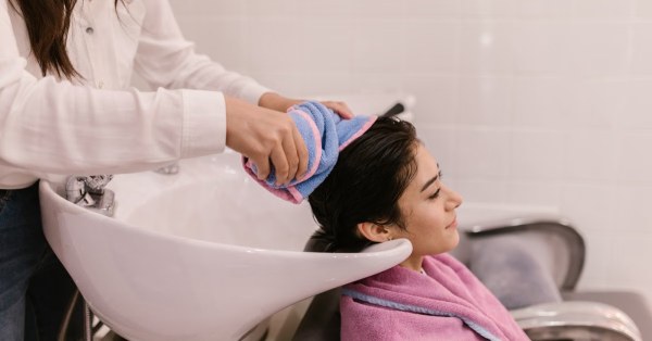 Perawatan Rambut Secara Modern Bersama Hair Salon Terpercaya